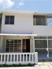 Alquilo Casa en Jardines Del Sur , Santo Domingo , 2 habs. , 2 baños , zona centrica y tranquila ( cerca a Av. Nuñez de Caceres y Av. Independencia)