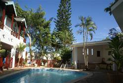 Vendo en Juan Dolio Residencia de tipo colonial, 11 habs. , 10 baños , 4 parqueos , US$ 275,000.00