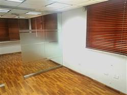 Alquilo Local para Oficina en Naco, edificio corporativo, 70 mts, nivel 4, US$ 950.00