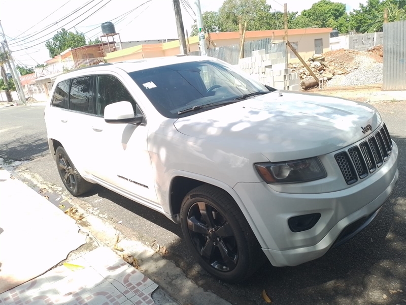 Vendo Jeep Gran Cherokee Laredo 2015 , RD 860,000.00123693